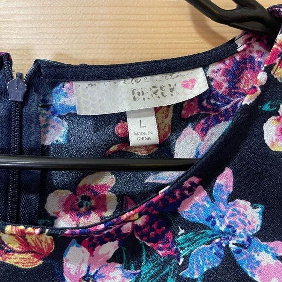 I’m in love with Derek Blue Floral Dress - Picture 3 of 3